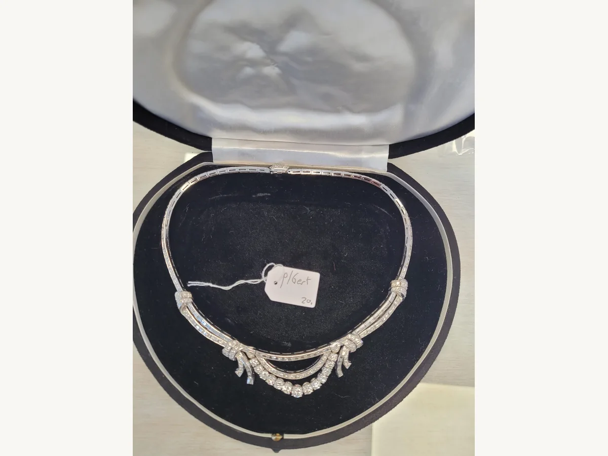 Parure en ecrin avec collier et bracelet diamants - Luxembourg